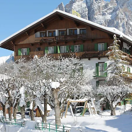 Hotel Pontechiesa 3* Cortina dʼAmpezzo